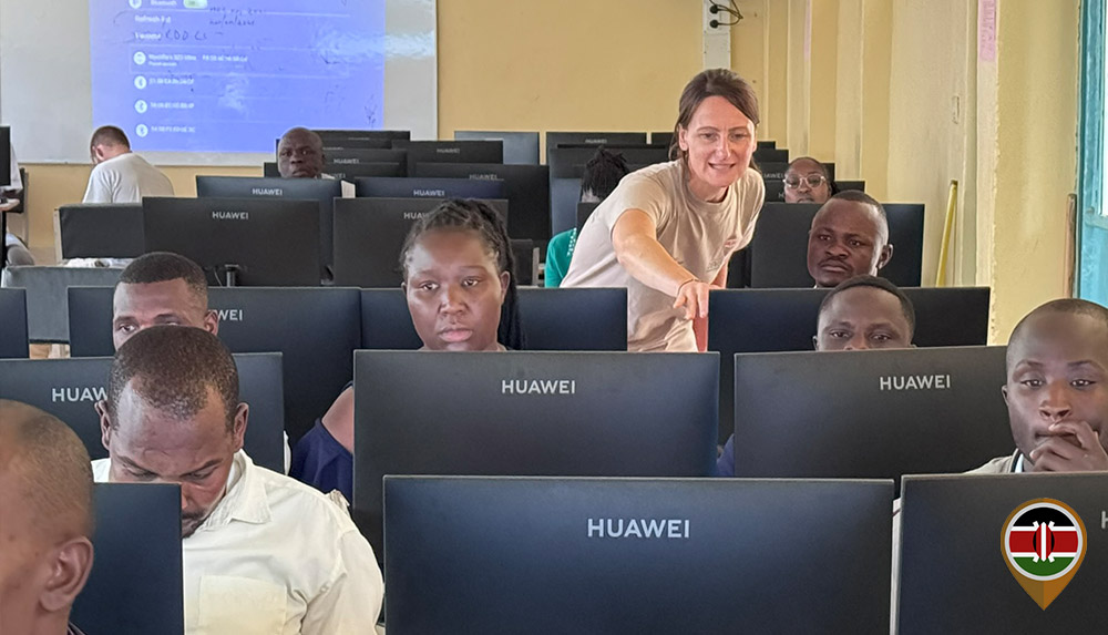 Vivian Harberts in action training teachers on digital teaching skills