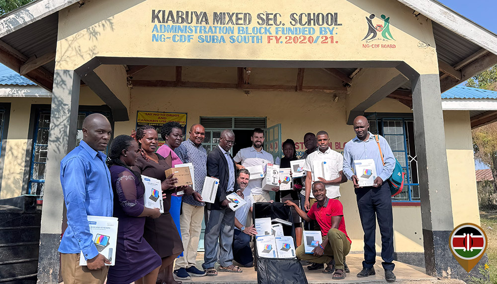 Presenting the digital devices to Kiabuya